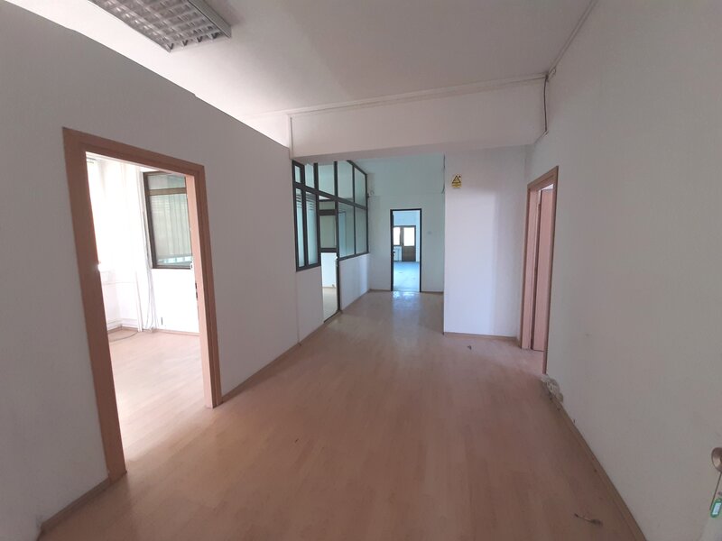 Bucurestii Noi, Poligrafiei Casa Presei- Nord spatiu impozant-reprezentativ